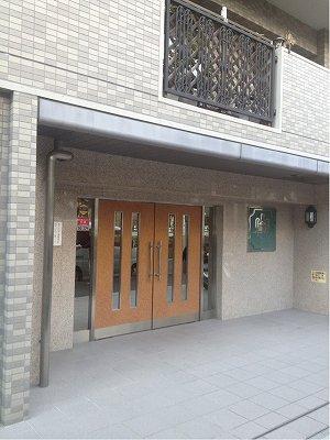 Entrance. Common areas