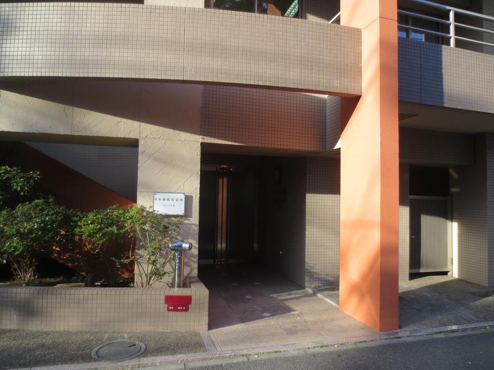 Entrance. Entrance is auto-lock system with a TV monitor.