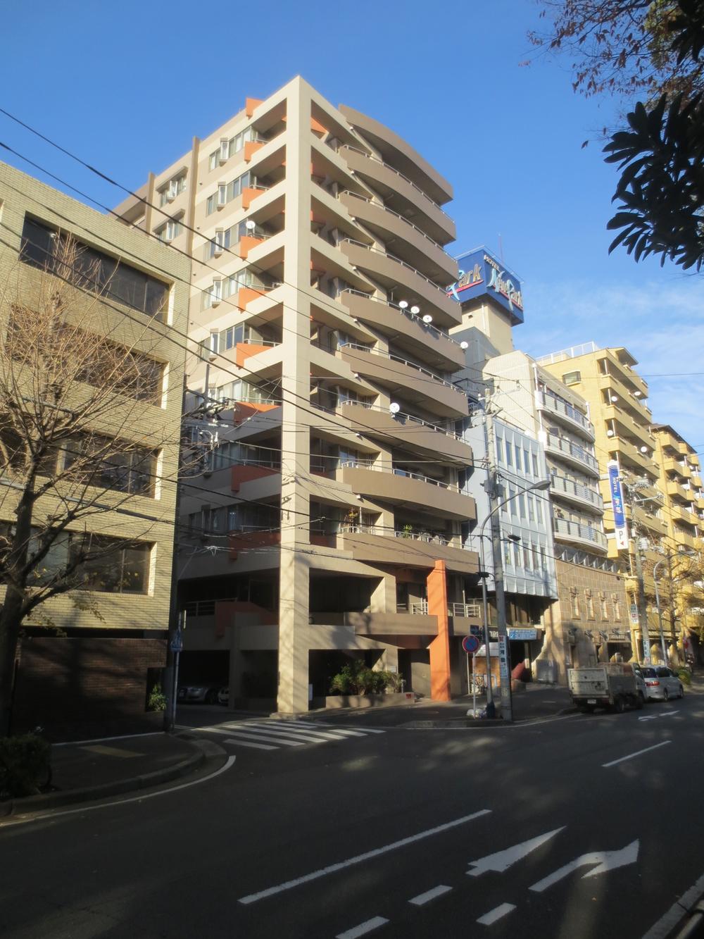 Local appearance photo. Commute ・ Commute ・ Conveniently located in shopping Toast Yokohama Odori Park appearance