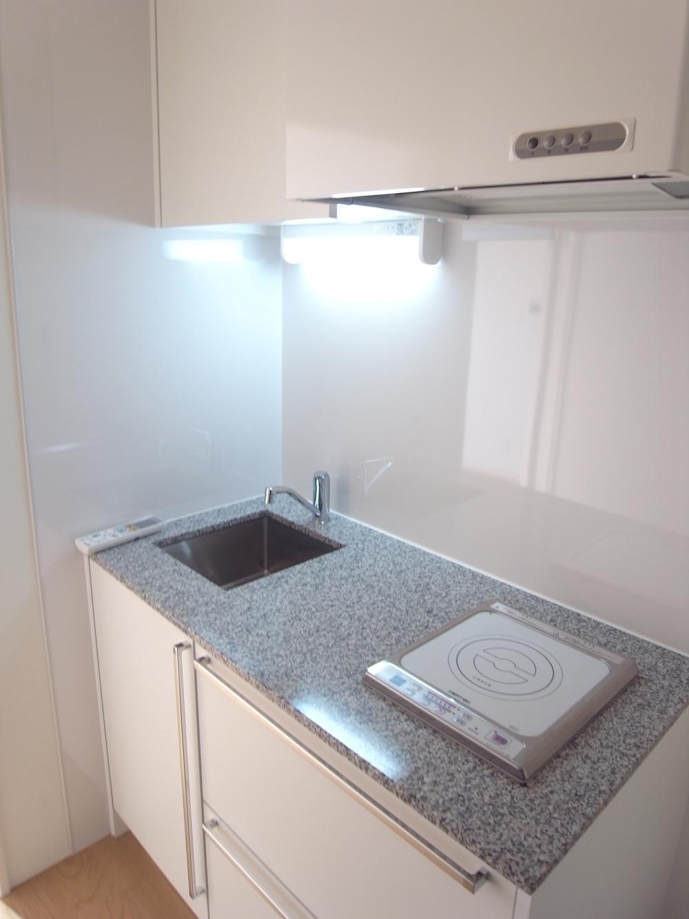 Kitchen. Indoor (12 May 2013) Shooting