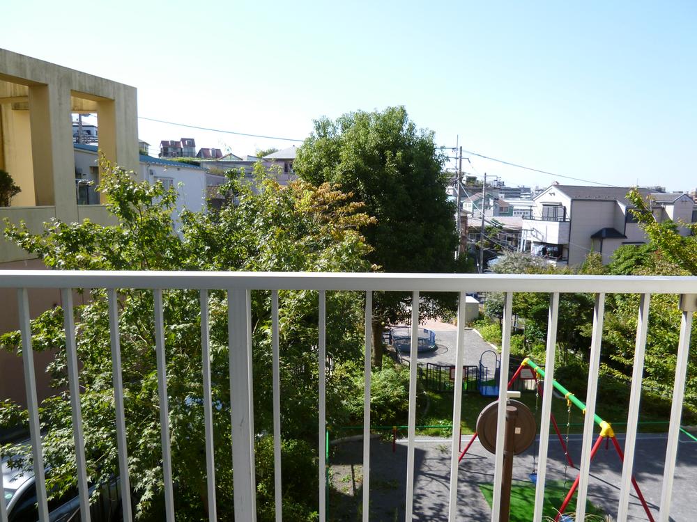 View photos from the dwelling unit. Indoor (10 May 2013) Shooting