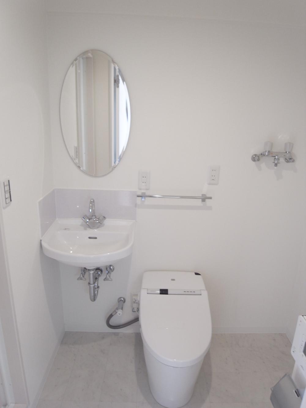 Non-living room. Indoor (10 May 2013) Shooting