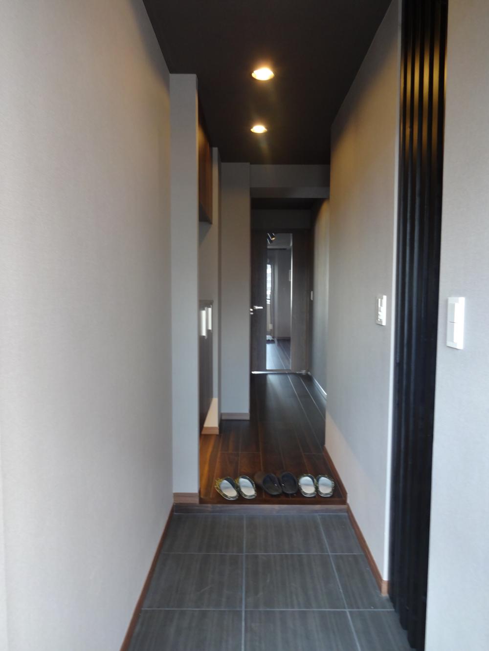 Entrance. Local (September 2013) Shooting