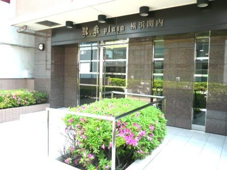 Entrance. Common areas: appropriate entrance to greet the sublime customers