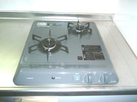 Kitchen. Indoor (11 May 2013) Shooting ■ Two-burner gas stove new installations already