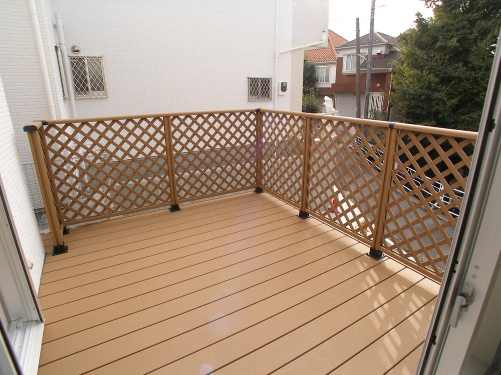 Balcony. From the living room to deck!