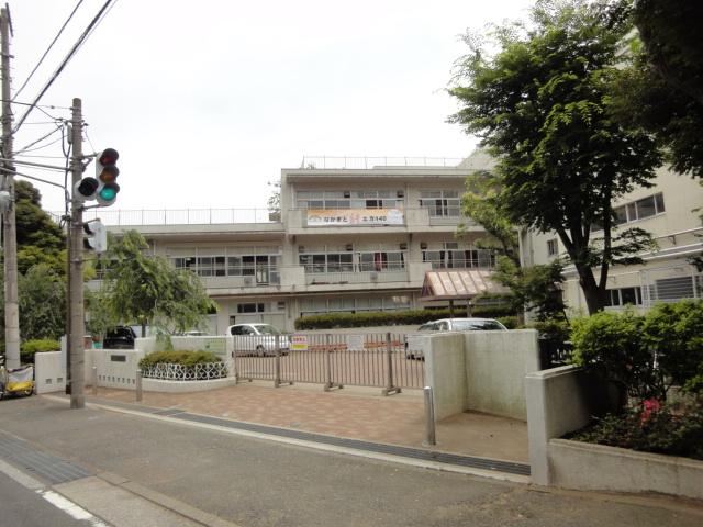 Primary school. 814m to Yokohama Municipal northern elementary school