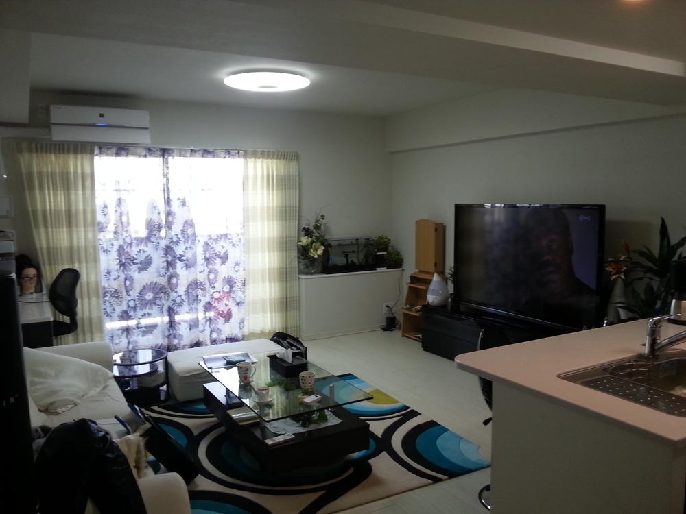 Living. A living-dining are spacious about 14.6 Pledge. The room has become the stepped low barrier-free design.