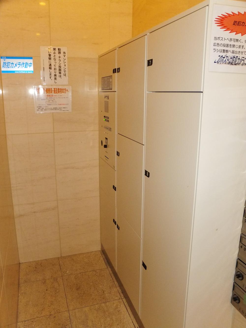 Other common areas. Within the entrance, It has also been installed convenient home delivery box in the baggage claim at the time of absence.