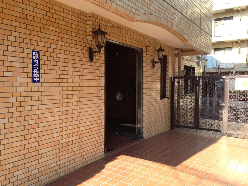 Entrance. Common areas