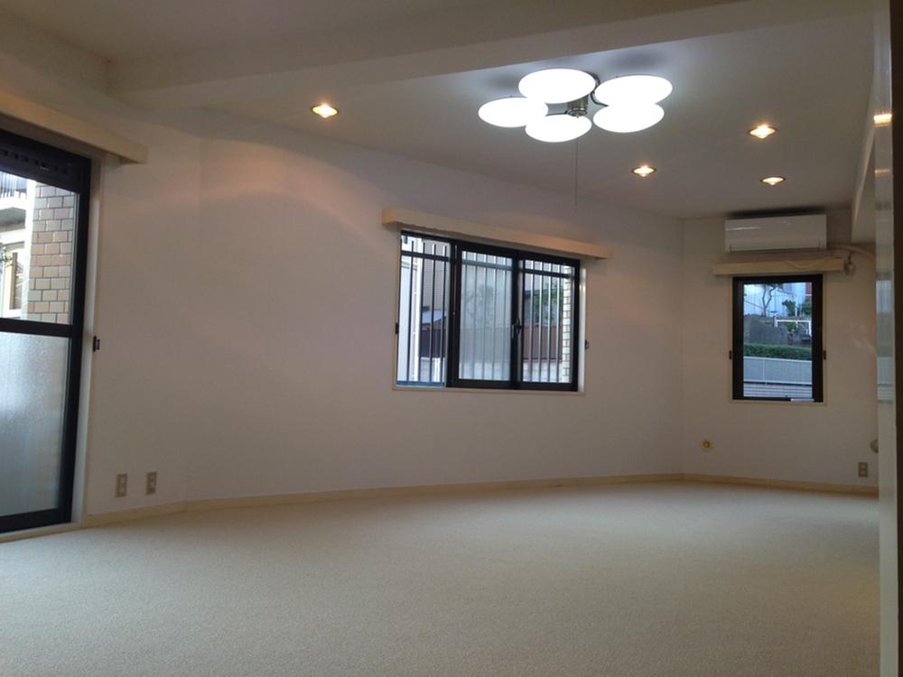 Living. Indoor (11 May 2013) Shooting