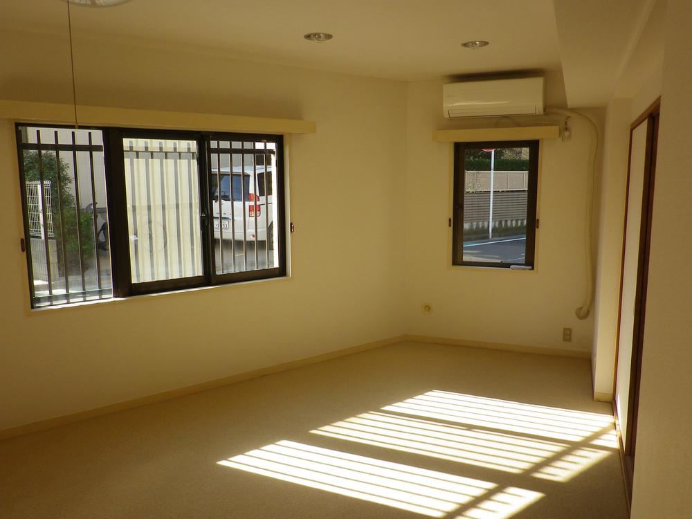 Living. Indoor (11 May 2013) Shooting