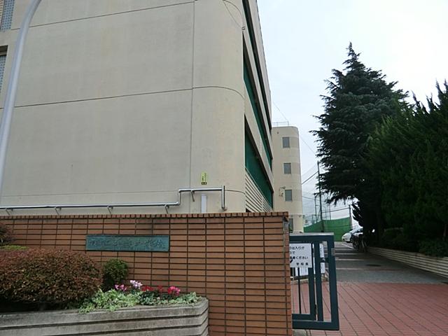 Junior high school. 1102m to Yokohama Municipal Heiraku junior high school