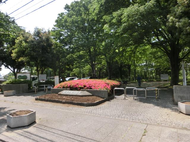 park. 200m to Negishi Forest Park
