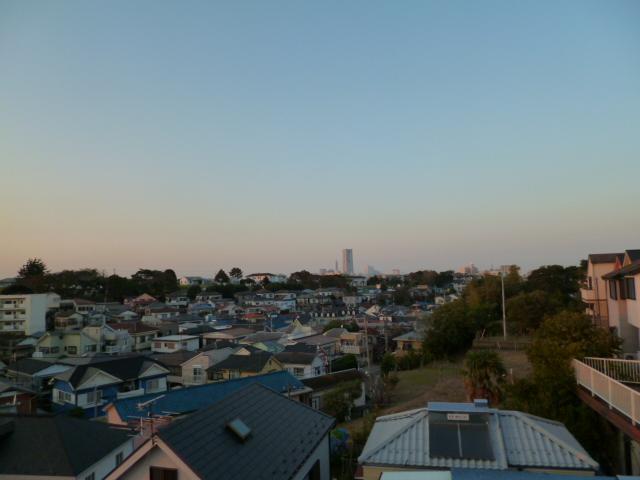 View photos from the dwelling unit. View from the site (November 2013) Shooting