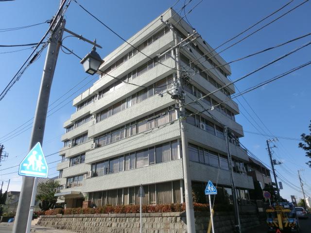 Local appearance photo. Local (12 May 2013) Shooting