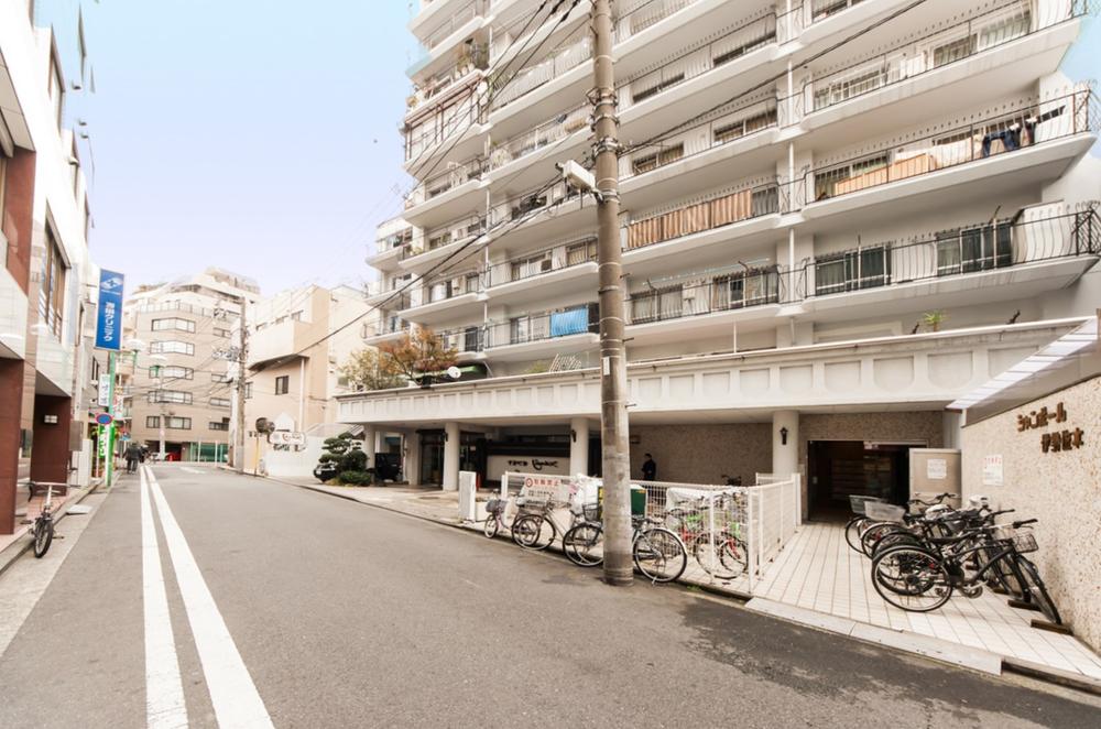 Local appearance photo. Apartment and the front road