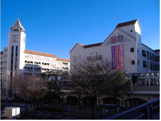 Shopping centre. 1100m until ion (shopping center)