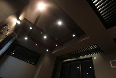 Non-living room. The ceiling of the living room