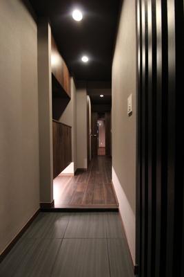 Entrance. Local (September 2013) Shooting