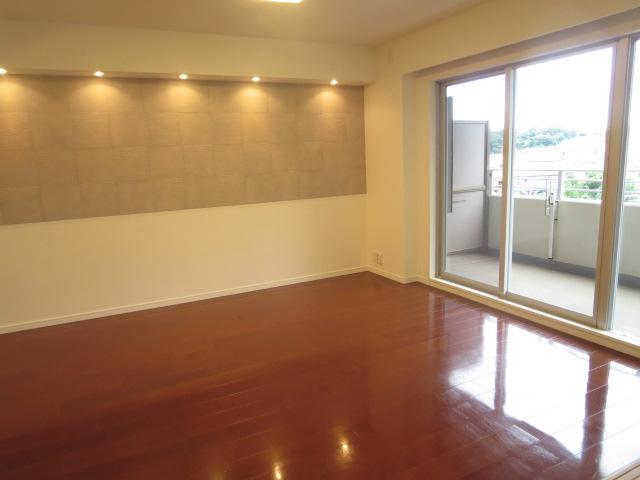 Living. Indoor (September 2013) Shooting