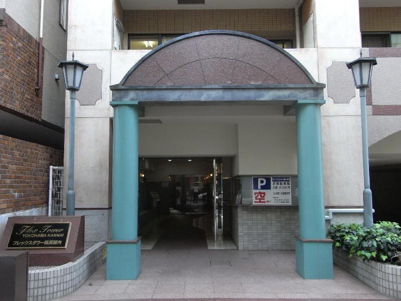 Entrance. Common areas