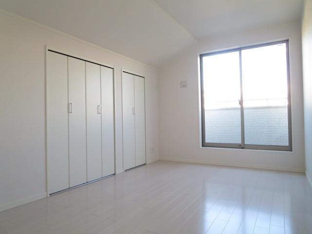 Non-living room. Indoor (11 May 2013) Shooting