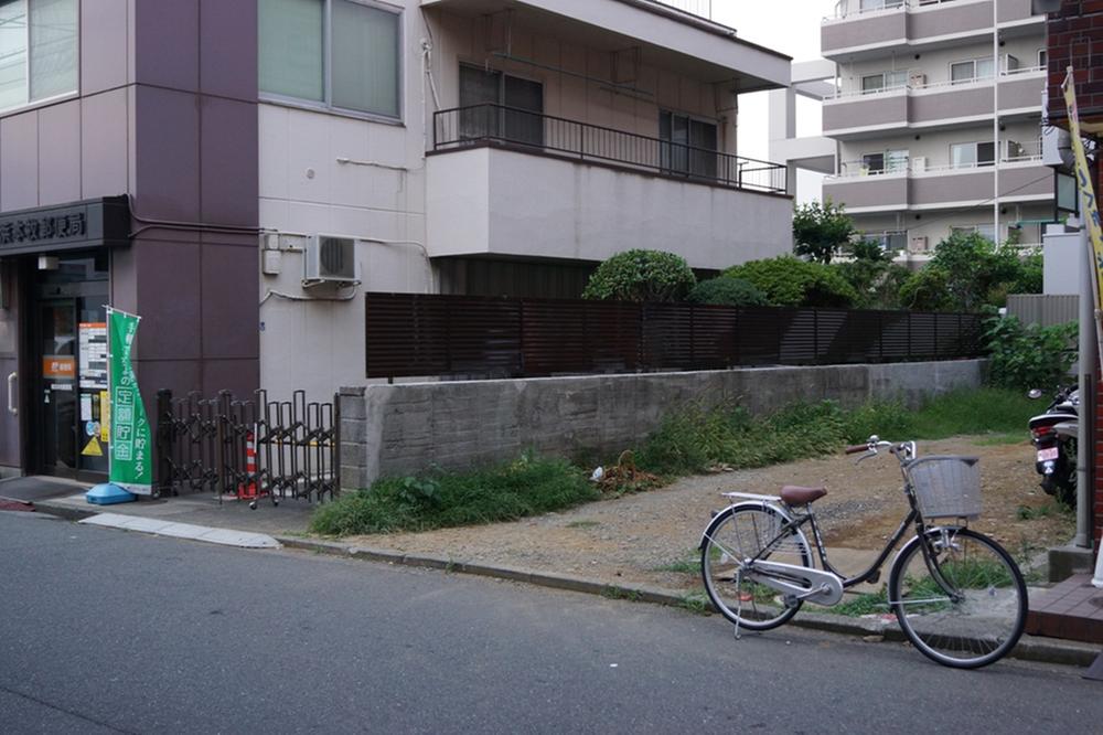 Local photos, including front road. Local (August 2013) Shooting