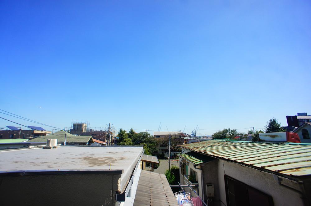 View photos from the dwelling unit. View from the site (December 2013) Shooting