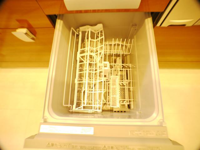 Kitchen. Dishwasher