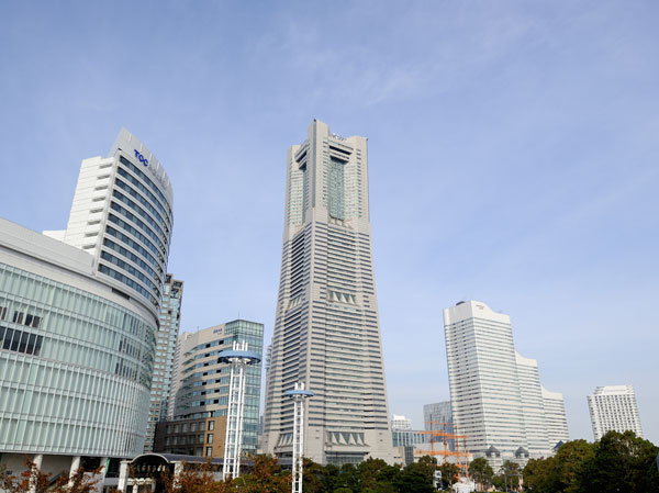 Surrounding environment. Minato Mirai skyline (about 1.2km / Bike about 6 minutes) shopping malls and leisure facilities have been enhanced.