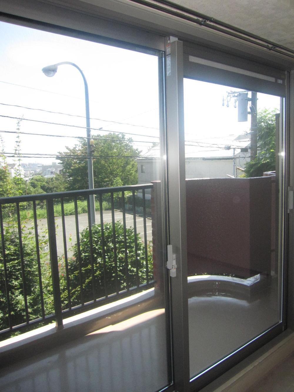 Living. All rooms sash ・ Window glass already replaced (August 2013)