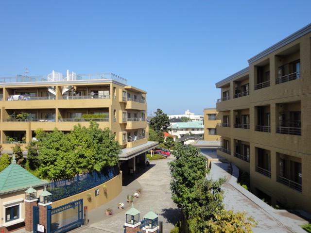 Other common areas. Mansion on site