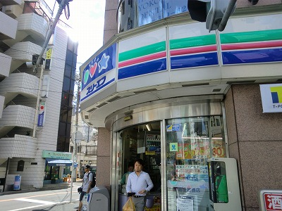 Convenience store. Three F Chojamachi 4-chome up (convenience store) 90m
