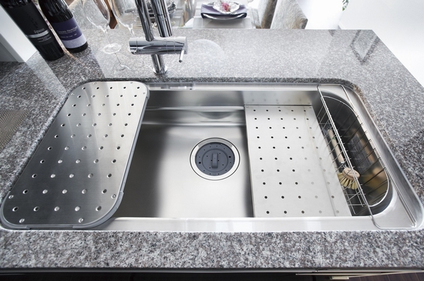There is a cooking space in the special sink in the sink, It can efficiently cuisine