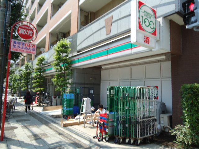 Convenience store. STORE100 Yokohama Hatsune the town store (convenience store) to 179m