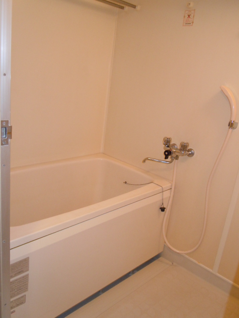 Bath. With bathroom dryer Reheating function Automatic hot water clad function