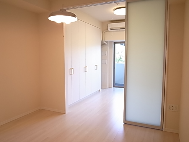 Yokohama City, Kanagawa Prefecture, Naka-ku, Penglai-cho 3