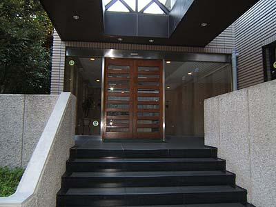 Entrance. Common areas