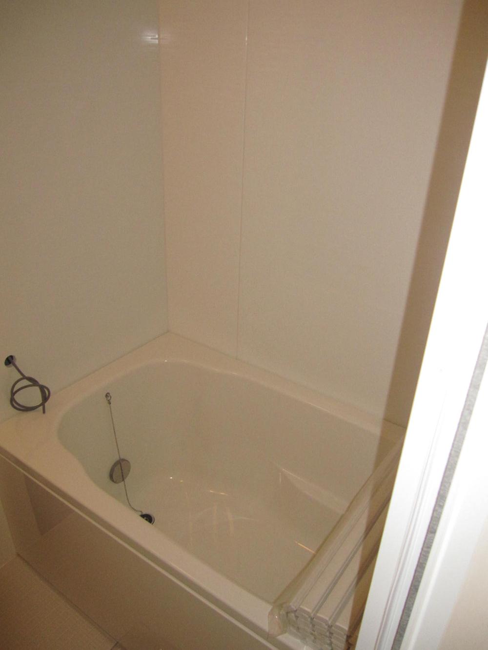 Bathroom. Unit bus new exchange settled (2013 July)