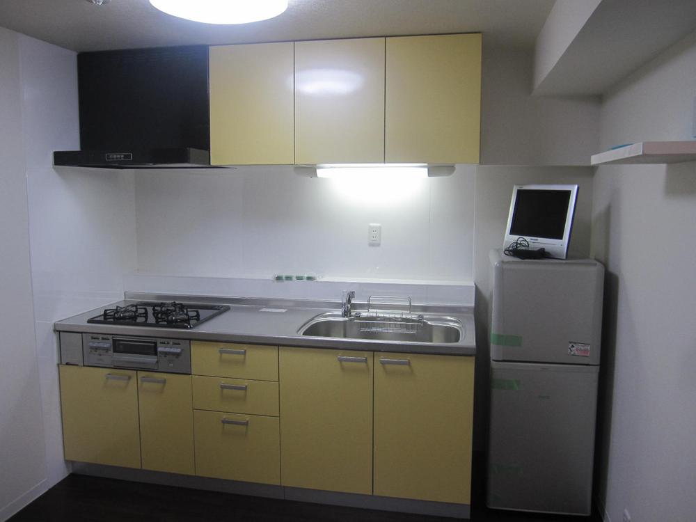 Kitchen. System kitchen is already a new exchange. (2013 July)