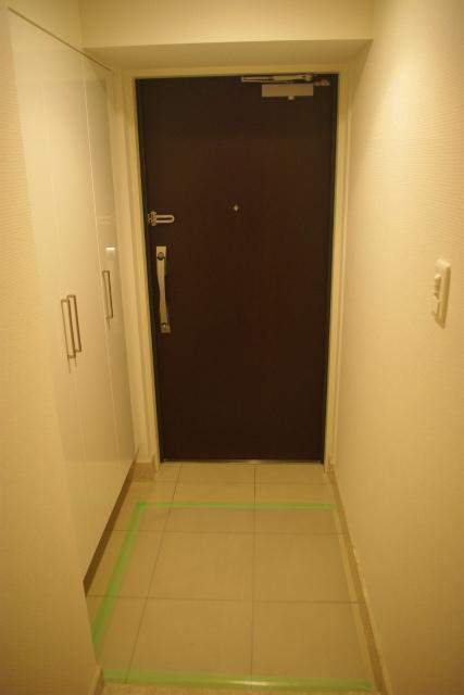 Entrance. Indoor (11 May 2013) Shooting