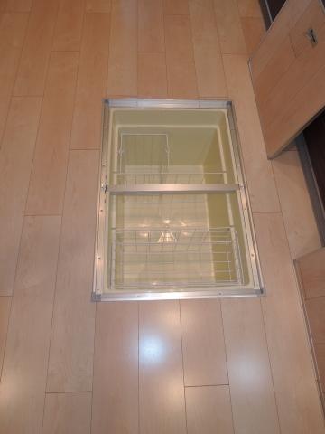 Kitchen. There are floor storage!