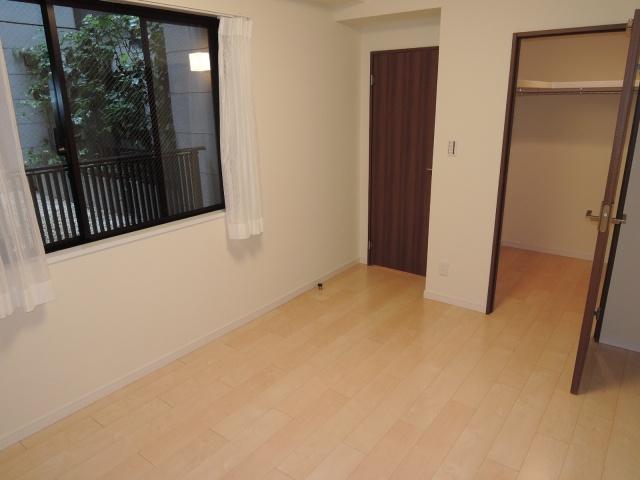 Non-living room. 7.0 Pledge Storage abundant walk-in closet!