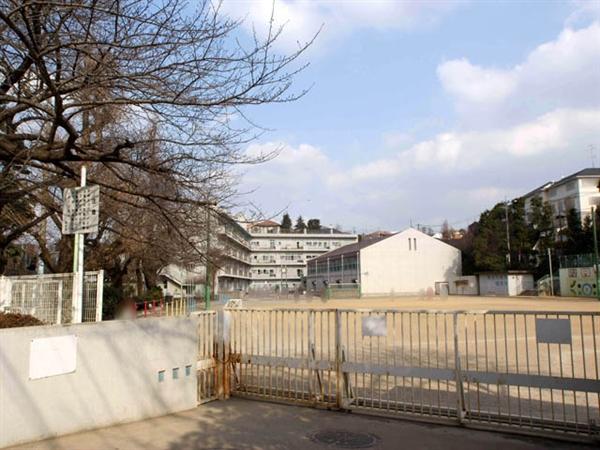 Primary school. 1035m to Yokohama Municipal northern elementary school