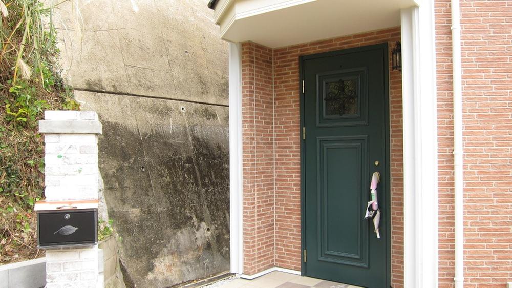 Local appearance photo. Local (12 May 2013) Shooting