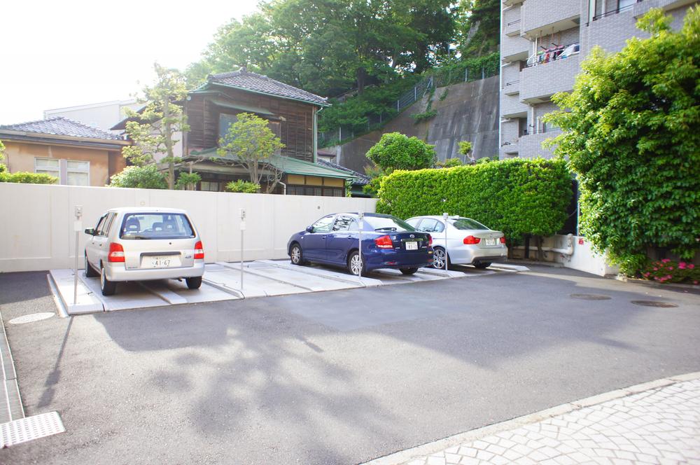 Parking lot. Common areas (December 2013) Shooting