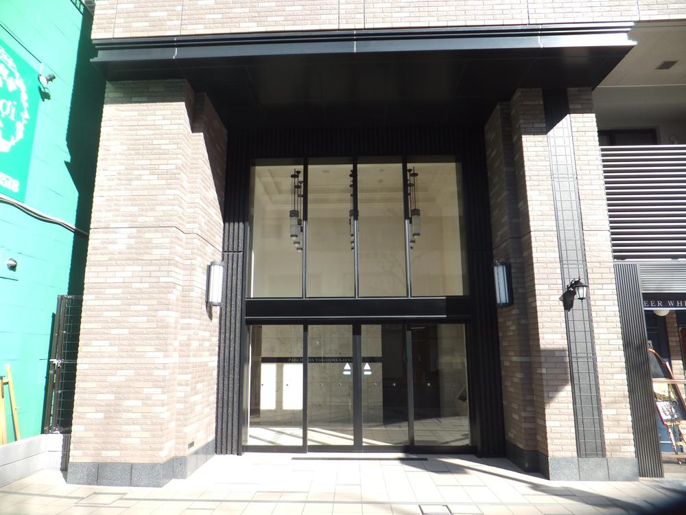 Entrance. Common areas