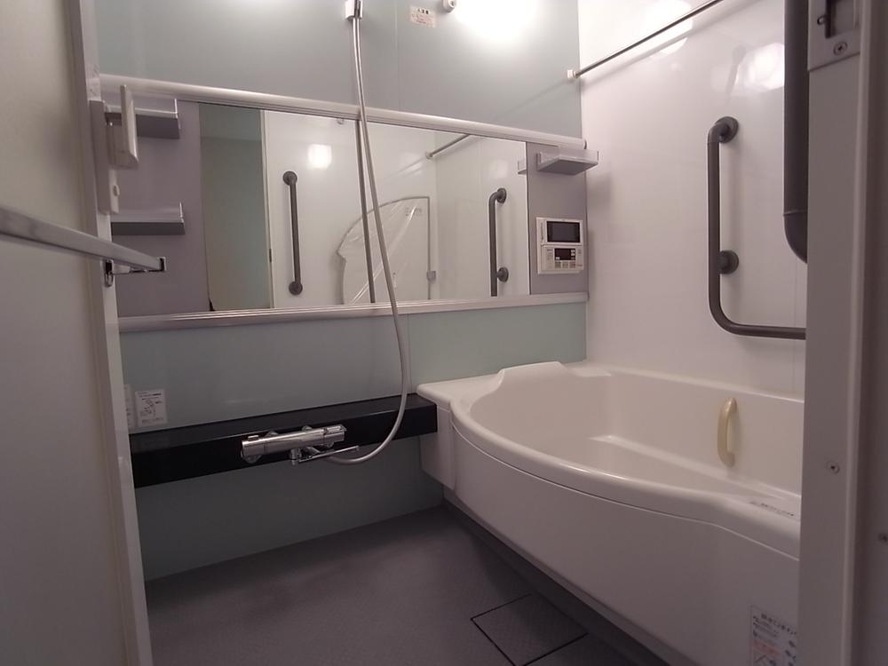 Bathroom. Popular TV with bathroom! Indoor (12 May 2013) Shooting