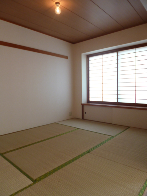 Other room space. Is a Japanese-style room.